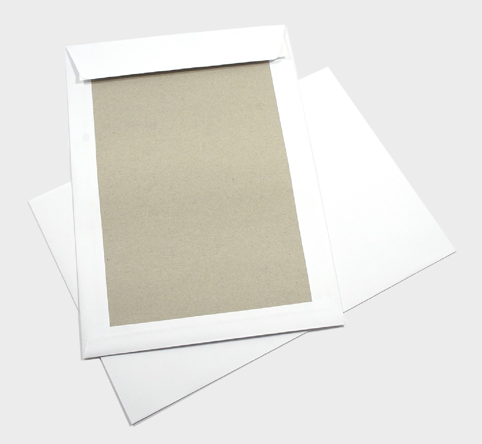 Plic B4 alb cu carton 400g 100 buc. Plic B4 alb cu carton 400g 100 buc.